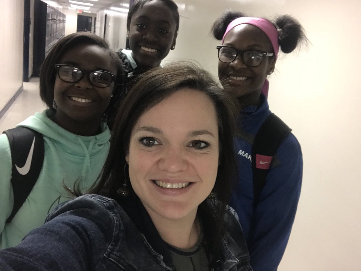 alrfirestone's tweet photo. Meet my new friends @SparkmanMiddle Ruby, Makiyah, and Destiny! #walkupsms #seethebest https://t.co/BUvz5NcbCC