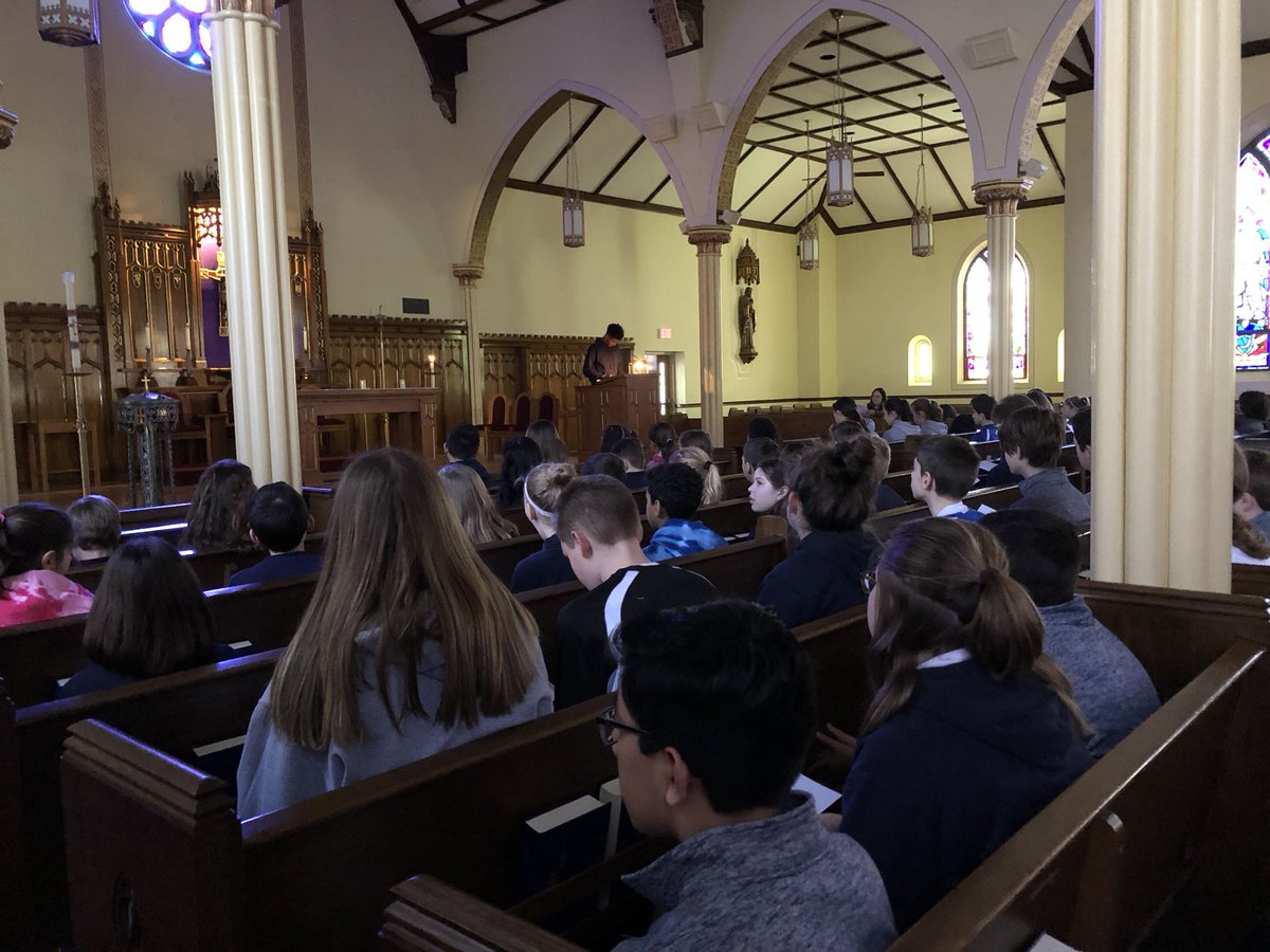 MWilliamson320's tweet photo. St. Mary’s students pray for peace and for those affected by violence. #uKnighTed #PrayOutForPeace https://t.co/IWTGtQXWMV