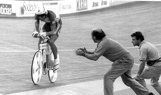 josean0728's tweet photo. Indurain &amp; Dr Sabino Padilla #RecordHora @indurainfans  @classicretro https://t.co/XqZtDENSj9