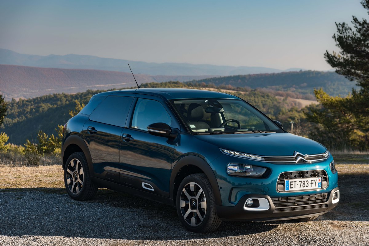 auto55be's tweet photo. We reden met de nieuwe #Citroen C4 Cactus (met zweefophanging!) en vinden 'm 78% goed. #autotest #test #testverslag Lees het op https://t.co/o760c3Ff53 https://t.co/UEM2DAJWB6