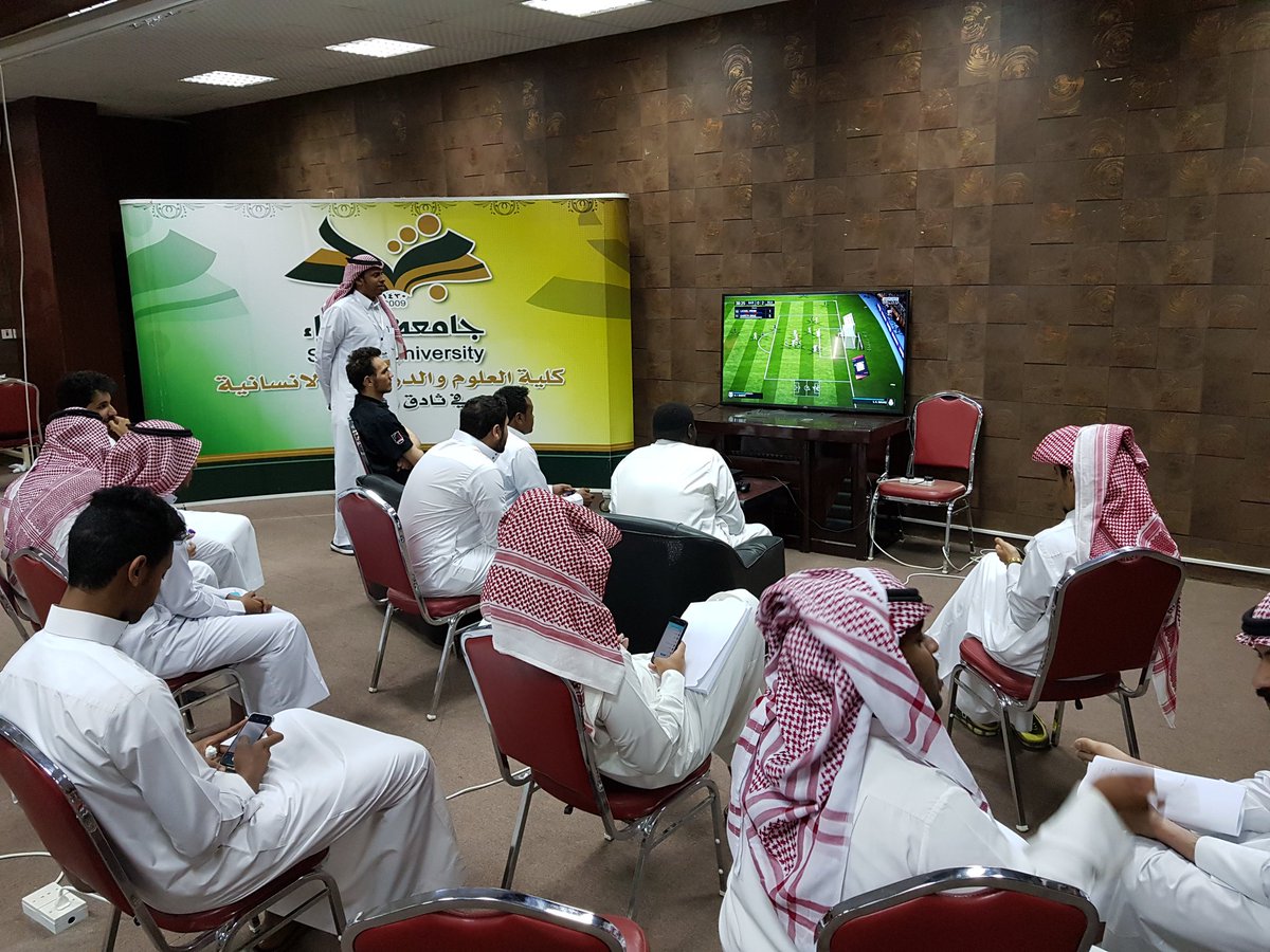 Thadig_College's tweet photo. انطلاق بطولة فيفا ١٨ في مسرح الكلية بمشاركة ٣٢ طالبا https://t.co/F8ldg0vPB3
