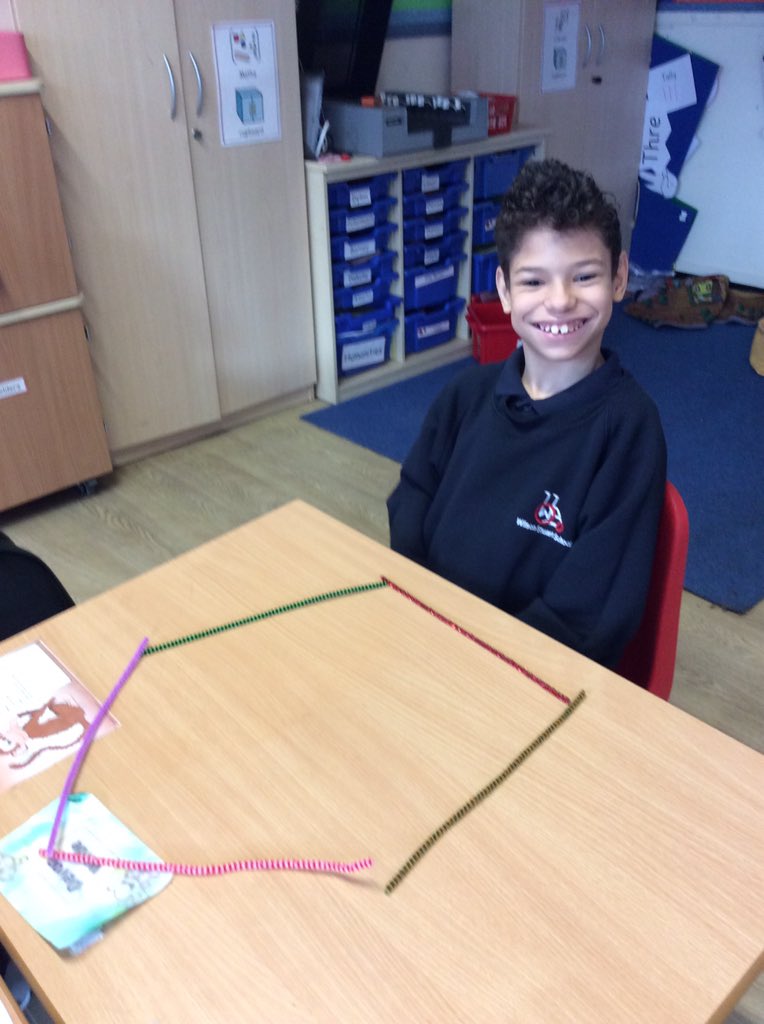 wilsonstfeed's tweet photo. #wsmonkeys creating shapes using pipe cleaners and lollipop sticks! #wsmaths https://t.co/GFdwyU59cj