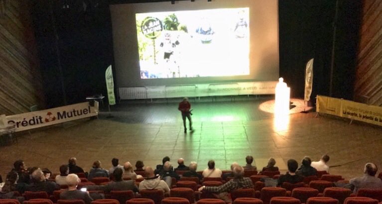 StRemyChevreuse's tweet photo. Présentation officielle de La @laJeanRacine grande fête du #vélo francilien
Avec le Maire et son équipe, @VeloxygeneFFCT et les partenaires @FFcyclotourisme @iledefrance #velotoutterrain #domainestpaul #PNR https://t.co/kkirYsqXAC