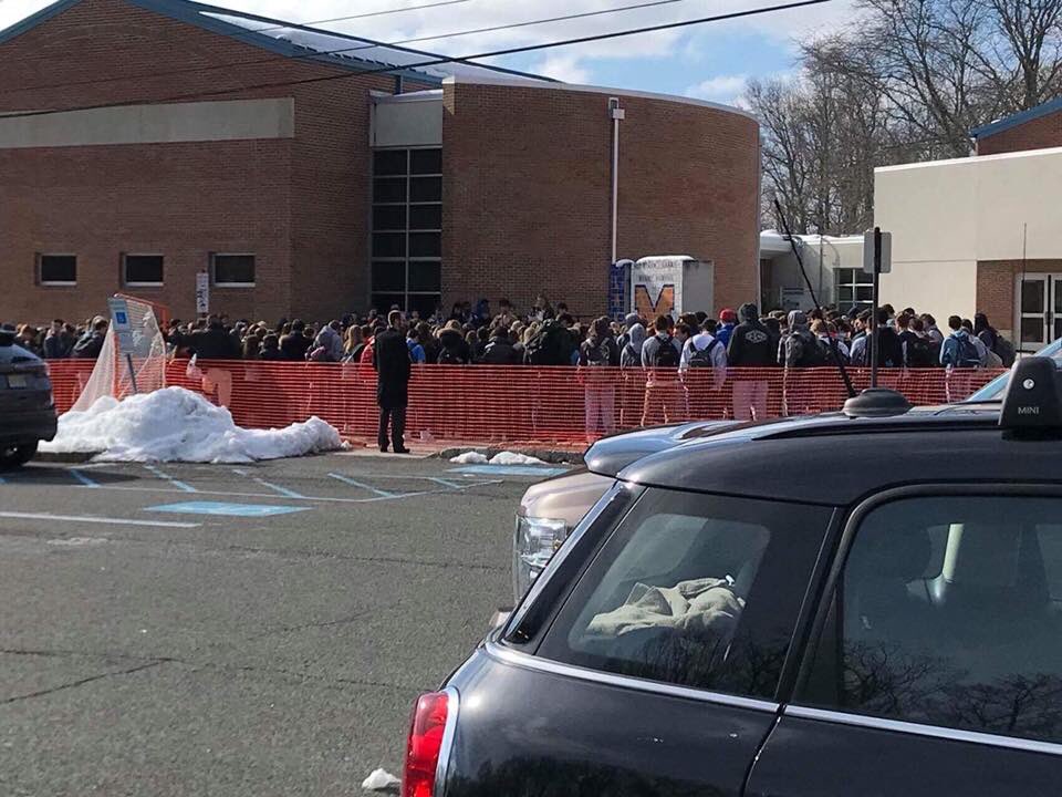 kurtsiegelin's tweet photo. Students walked out of class all over NJ today to protest gun violence. The latest at 5 on @news12nj.  Pics...

Carteret @xxitsamy 
Mountain Lakes @alinaa_siddiqui 
North Bergen @kristawelz 
Colonia @ColoniaHigh https://t.co/90ZkrAkEHI