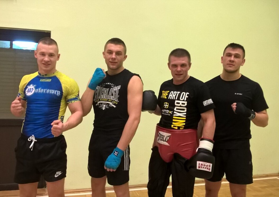 UMaciec's tweet photo. Ostatni sparing 8 rund, 9 dni i wojna👍🔥👊👌 https://t.co/ucnTYRz7xb