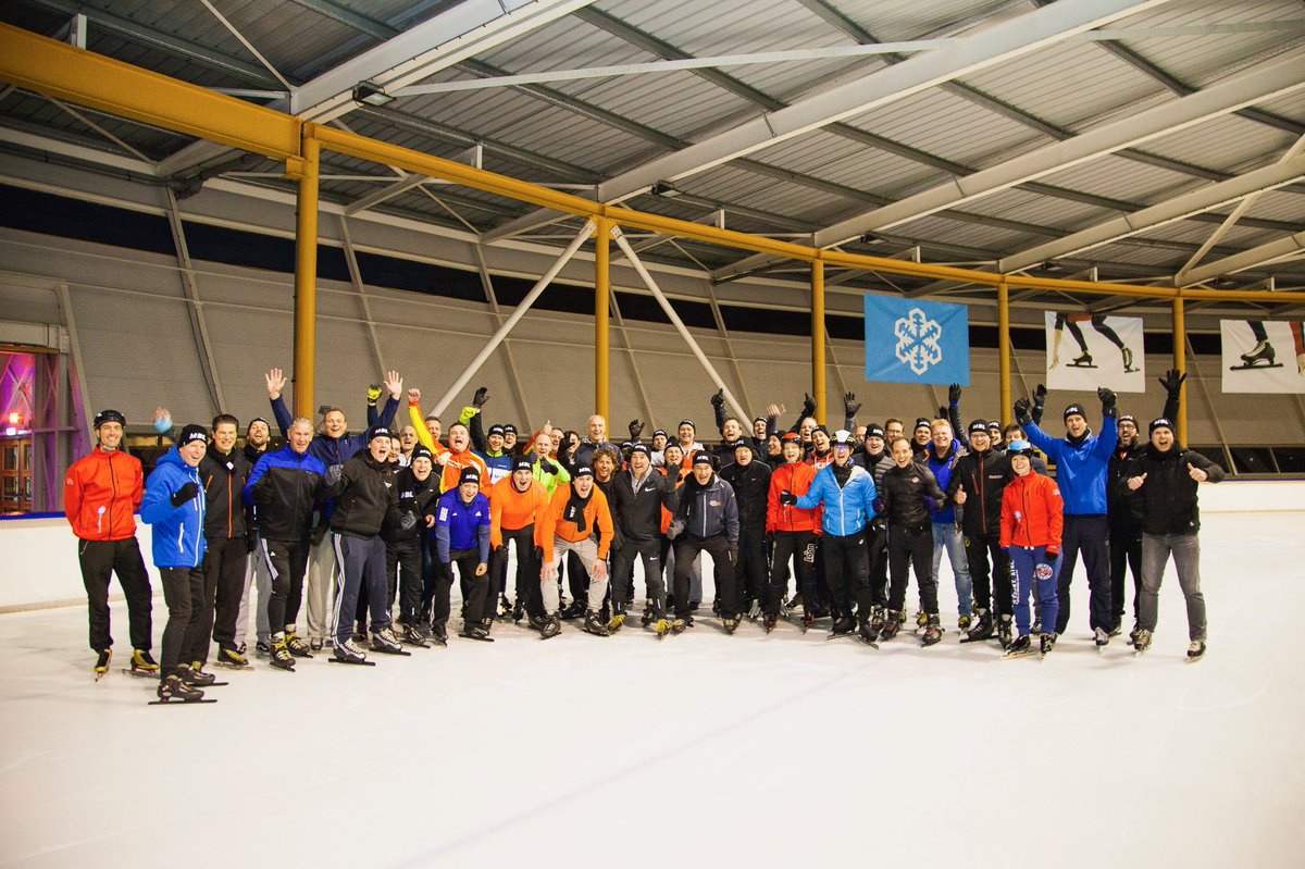 Mooie #MBL club op het ijs. Bedankt <a href="/uytdehaage/">Jochem Uytdehaage 🔋🚴‍♂️ 📘</a> voor inspirerende middag en avond! #passie #vitaliteit