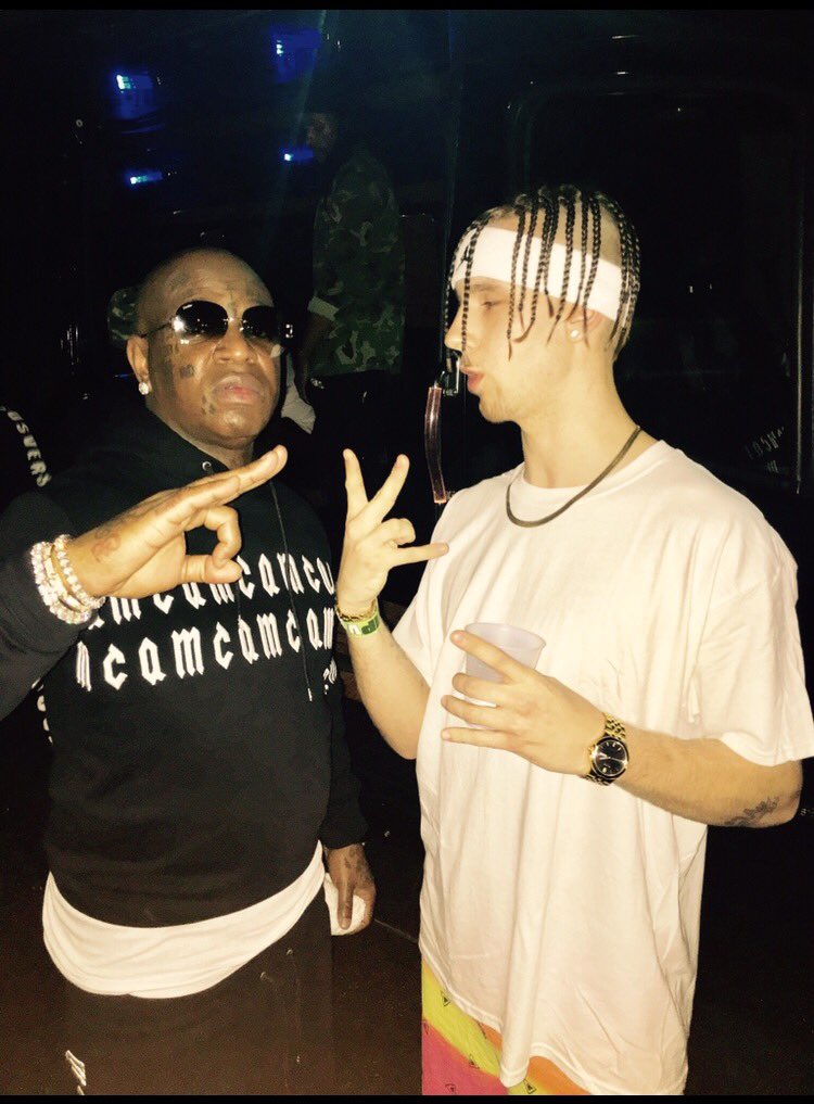 LowKeyzKid's tweet photo. LIVING FUCKING LEGEND!!
KidSpit X @BIRDMAN5STAR
last night at Stunnas Birthday Bash in Miami VIP💯🍾🍾🙏🏼
LowKeyz X Rich Gang
We coming for the industry this year
I told y'all 👀
Me and LowKeyz Drizzy
boutta blow up🚀🚀
#KidSpit #LowKeyz #CashMoneyRecords @CashMoneyRecs https://t.co/17Zw2hixGw