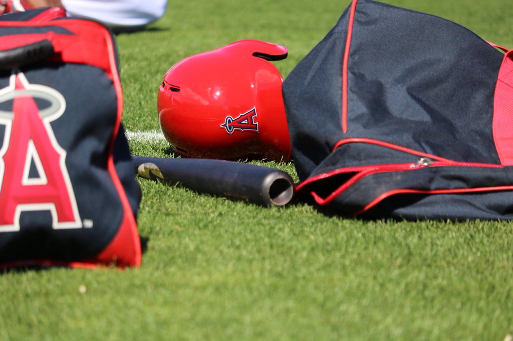 Angels's tweet photo. Back at it!

We are officially underway at Goodyear Ballpark. #LAASpring https://t.co/H61cRWgP2m