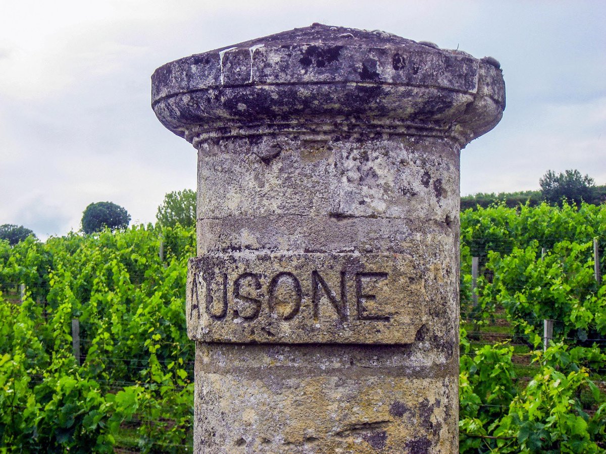 Bordeaux 2015 Vintage Sets Record for 100-point Wines | Wine Enthusiast Magazine buff.ly/2pavh6S