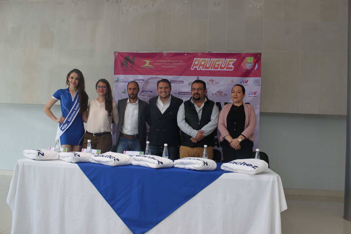 FerdinandoEsqui's tweet photo. Hoy presentamos la rueda de prensa de la Cuarta Edición de la Carrera de Arturo Malaquías, este 25 de marzo en la cívica de Zinacantepec ¡Aún están a tiempo de inscribirse, chequen los lugares en donde pueden hacerlo y recuerden que las categorías! https://t.co/TETotX9T6m
