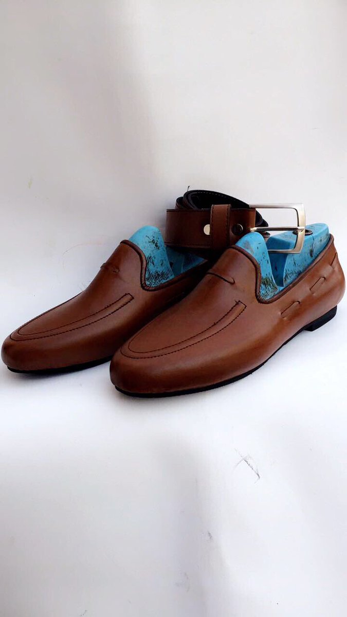 shoes_artisan's tweet photo. @handmade 
@madeinsenegal
@shoes_artisan 
@consommelocale
#info Line 776402131 https://t.co/FtCjALiBd7