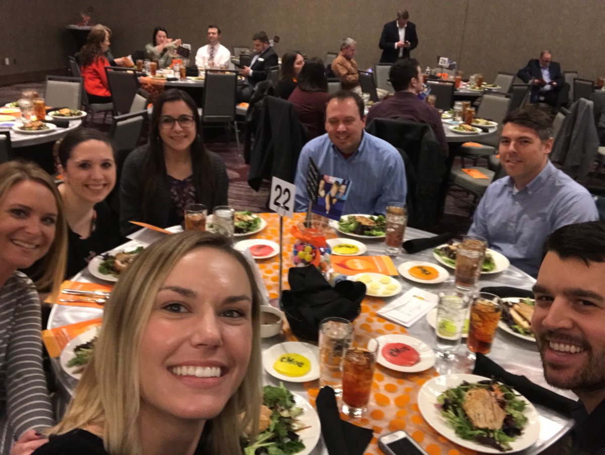 Atlas_Van_Lines's tweet photo. Channeling our inner children at the @cMoekids #IgniteIt! #CreativityForum Luncheon. https://t.co/ONj7Jve9wx