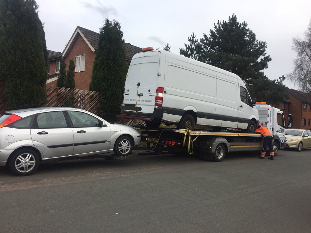 LowHillWMP's tweet photo. Officers seized two vehicles today in #Merridale following reports of them being abandoned with no Tax/MOT and causing #obstruction. #CommunityIntelligence @Autorite_Rec @StPetersWMP https://t.co/2ad4CnVbKD