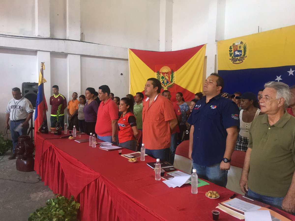 CarielStevenson's tweet photo. #14Mar reunión no el estado mayor de alimentación para  seguir dando solución alimentaria al municipio revenga de la  mano del alcalde @danielfperdomob @RMarcoTorres @NicolasMaduro @TareckPSUV https://t.co/0cwZHCOavs