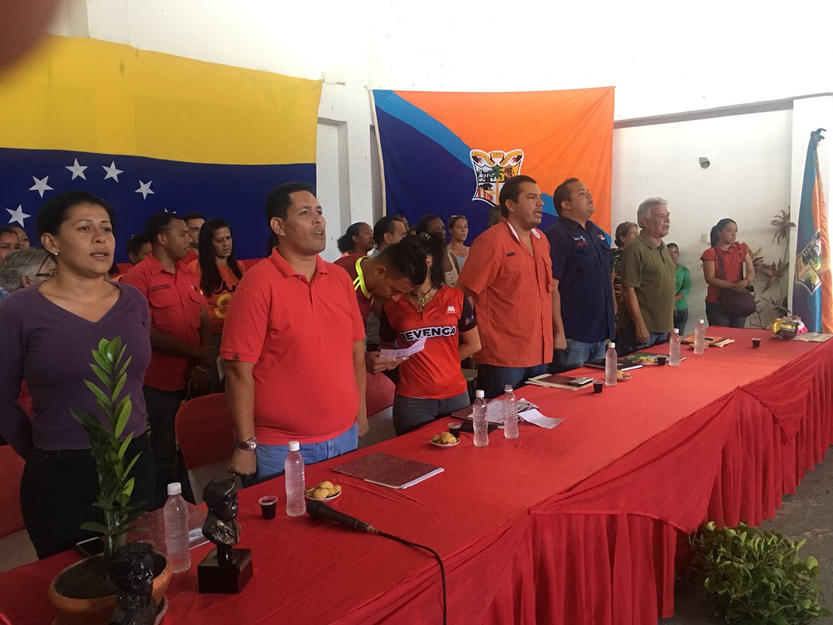 CarielStevenson's tweet photo. #14Mar reunión no el estado mayor de alimentación para  seguir dando solución alimentaria al municipio revenga de la  mano del alcalde @danielfperdomob @RMarcoTorres @NicolasMaduro @TareckPSUV https://t.co/0cwZHCOavs