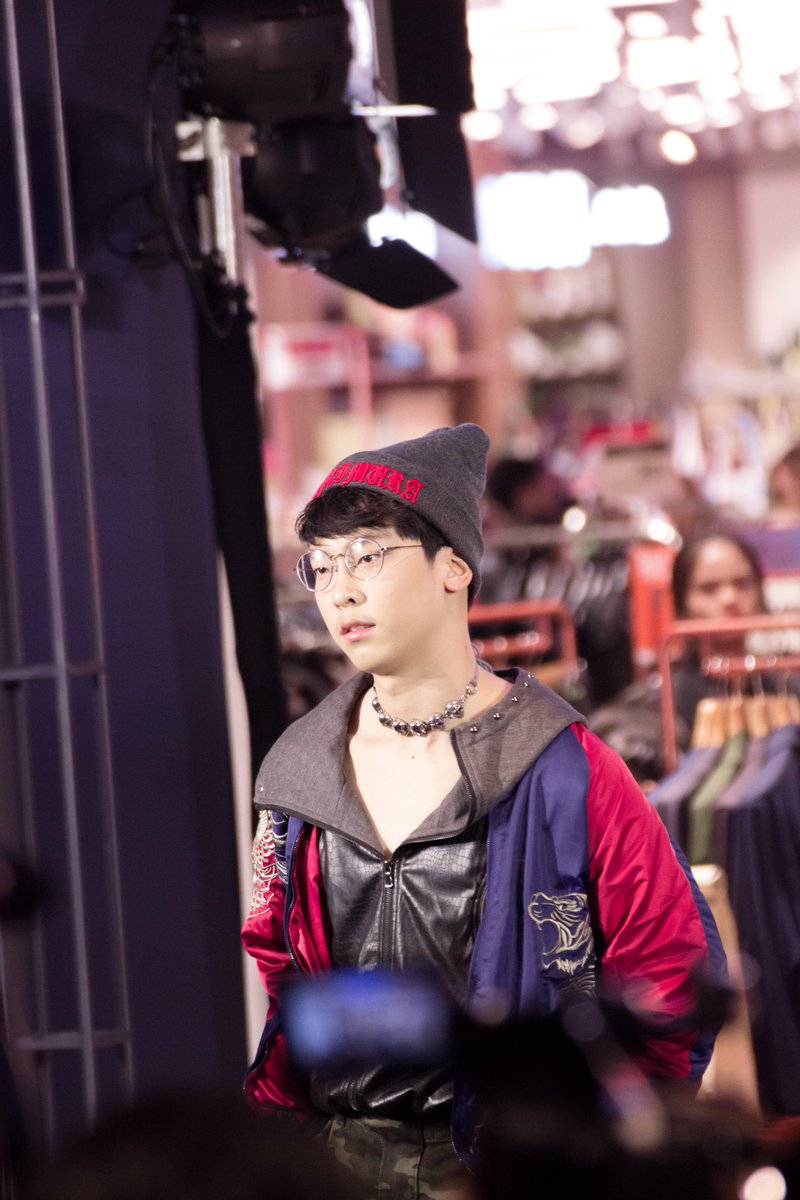 eddyeddy99's tweet photo. เดินแบบเท่ๆ~@Tapanat_boss
#zenmen 
#บอสยิ้มทำลายล้าง 
#tpanat 
#ช้างเผือกอยู่ในป่า #ConversationThailand https://t.co/cnkFJxCLqR