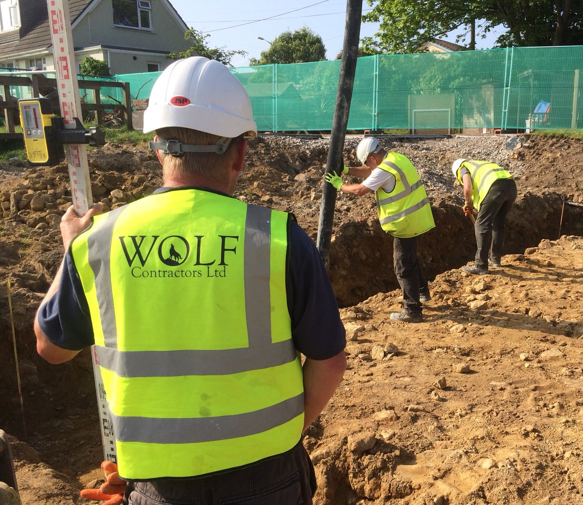 WolfContractors's tweet photo. Concrete footings being poured, when you are covering a large area the concrete pump makes it so easy! #construction #Cornwall #Southwest #contractor #Contractors #groundworks #CivilEngineering #Building #concrete https://t.co/nmWOQ3aZPJ