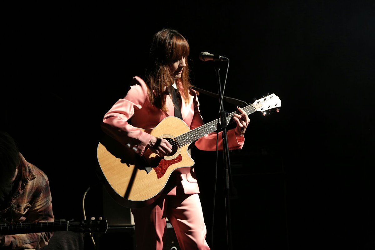 La piel de gallina con la actuación de <a href="/LaBienQuerida/">La Bien Querida</a> ¡Qué maravilla! 
Foto: <a href="/josebaeez/">principedelmal</a> #PremiosMIN