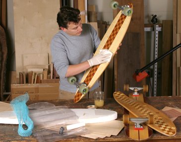 fountainviewLEC's tweet photo. Did you know: Skateboards are made from many different types of materials such as wood, fiberglass, Plexiglas and aluminum. All are hand crafted before being decorated. Just some of the facts we learned during our Life Long Learning Series "How It's Made". #FrontierCulture https://t.co/WQY67XXaXI