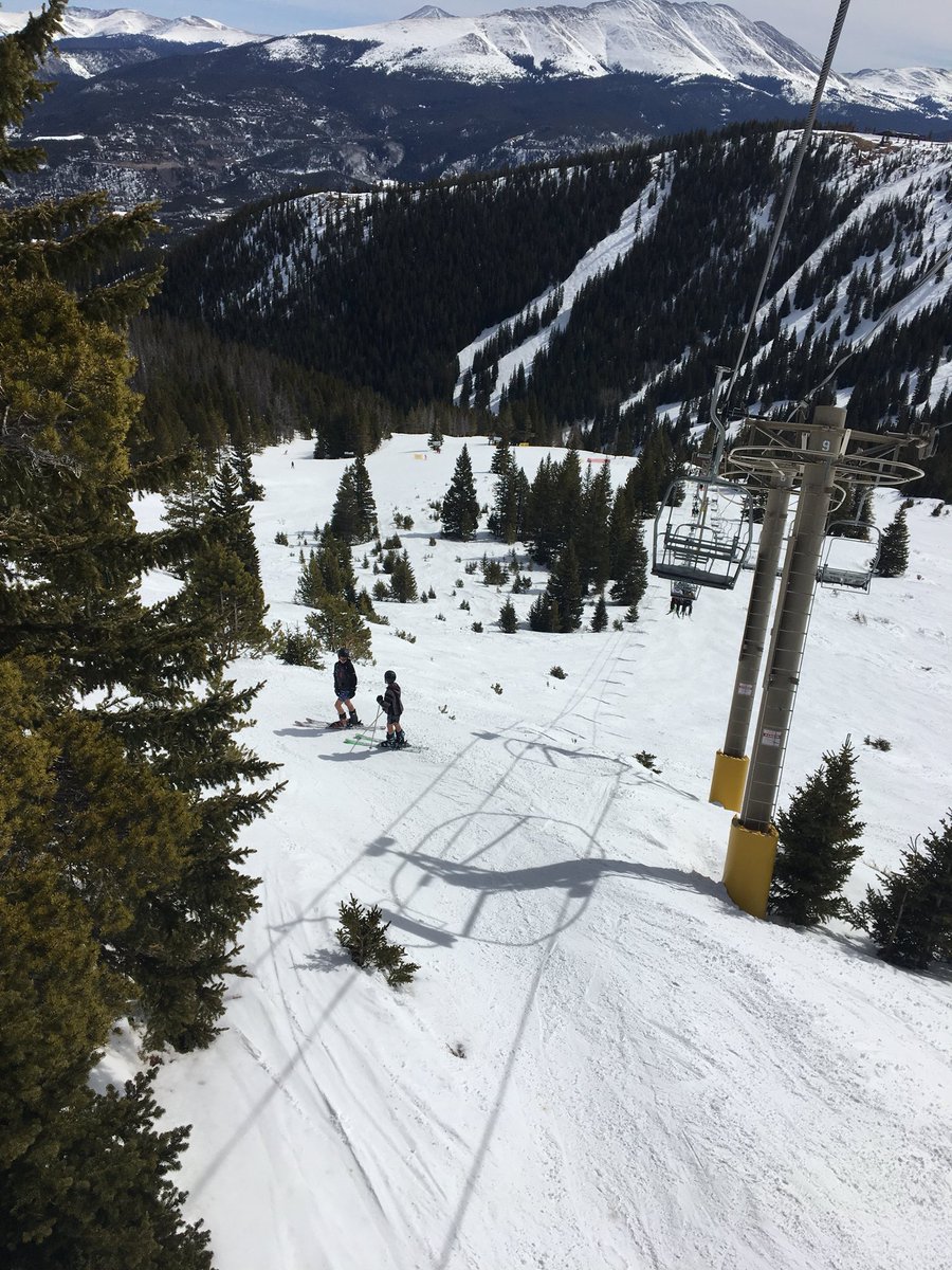 I’m fully gore-tex’ed up but these guys are skiing in shorts 🤷‍♂️