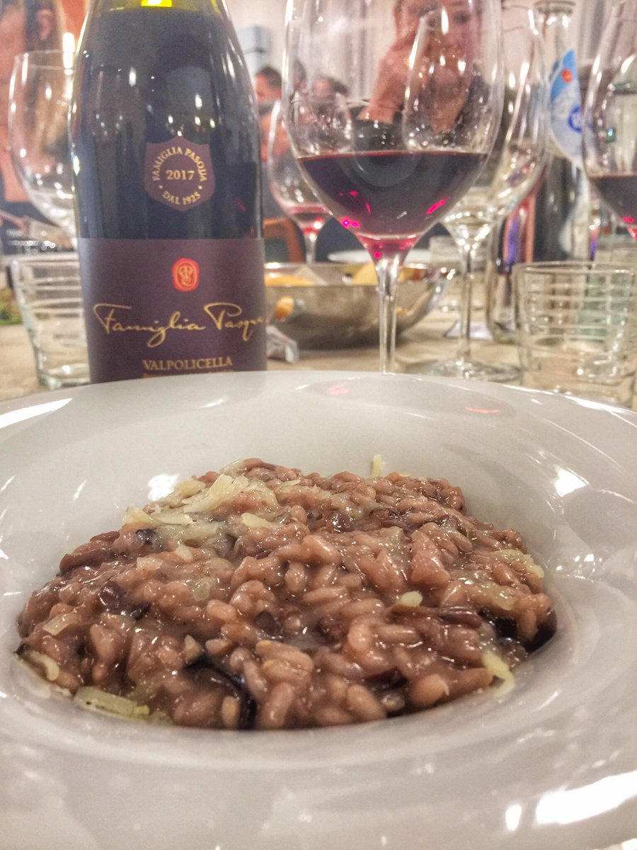 Risotto (riso di <a href="/RisoMelotti/">Riso Melotti</a> ) con #Amarone radicchio tardivo e <a href="/Monte_Veronese/">Monte Veronese DOP</a> a #MalaspinaSlurp #verona con #Valpolicella ripasso di <a href="/PasquaWinery/">Pasqua Wines</a> !