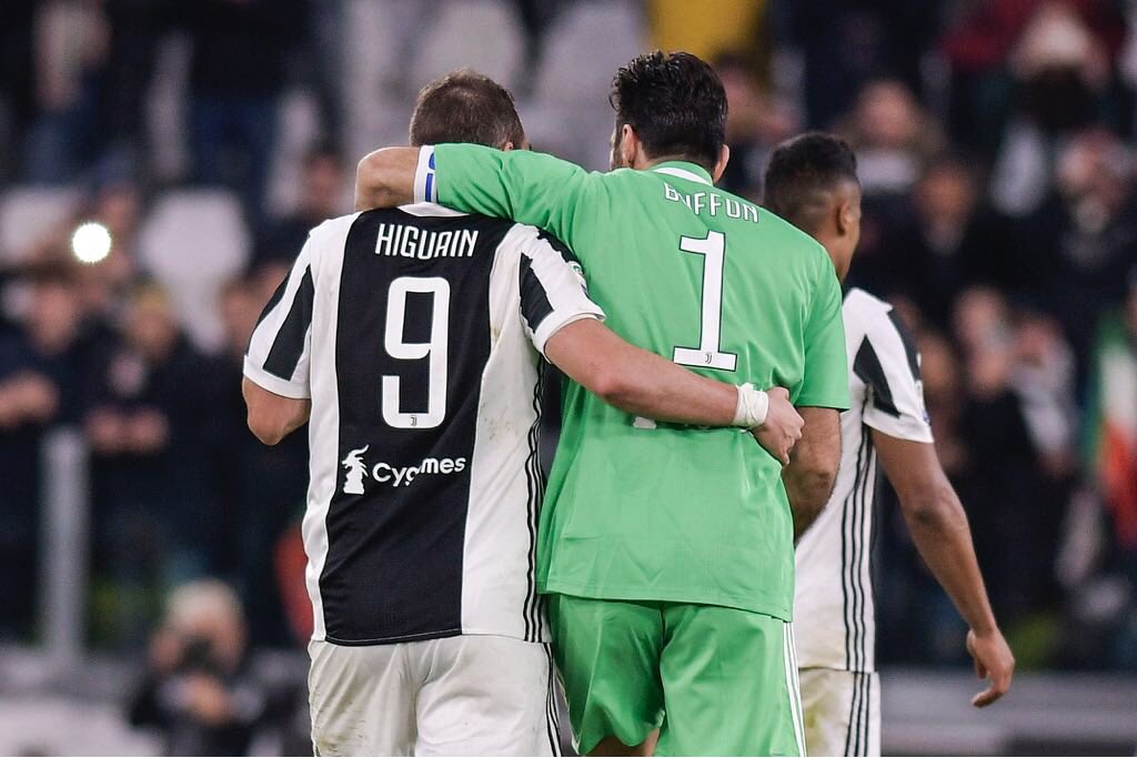 gianluigibuffon's tweet photo. Orgoglioso dei nostri sacrifici!
Orgoglioso dei miei compagni!!
Orgoglioso dei nostri risultati!!! #JuveAtalanta https://t.co/pBrkJ7Gvz2