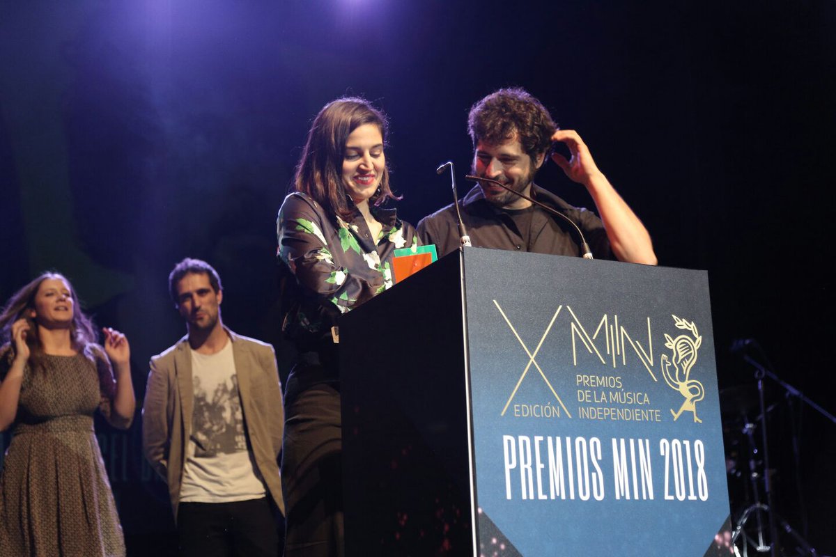 El Premio al Mejor Álbum de Pop es para <a href="/mariaarnaldimas/">MARIA ARNAL</a> i @marcel_bages por su álbum “43 cerebros y un corazón“ #PremiosMIN
Foto: <a href="/josebaeez/">principedelmal</a>