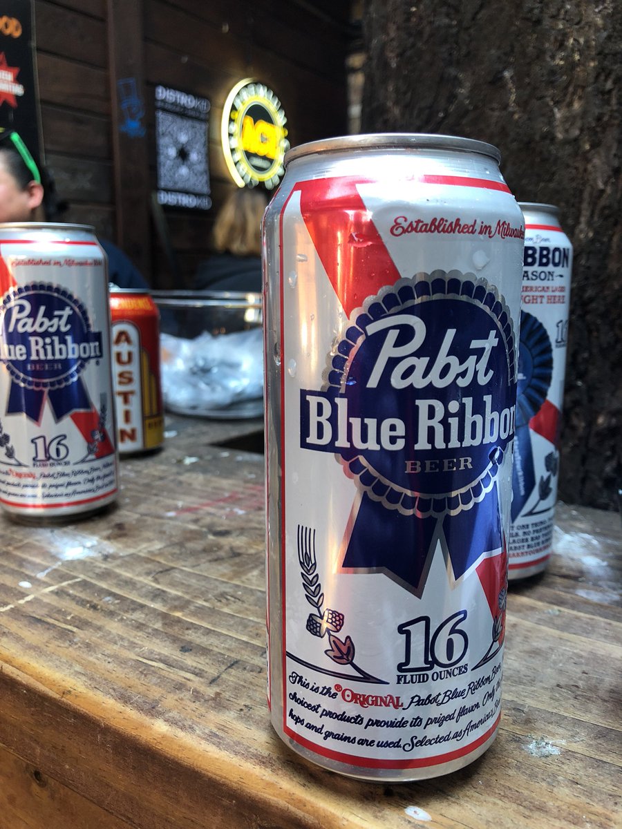 lilydotcom_'s tweet image. Free in the back bar of the Jackalope  on 6th st! #sxdrinks #sxsw #spingbreak