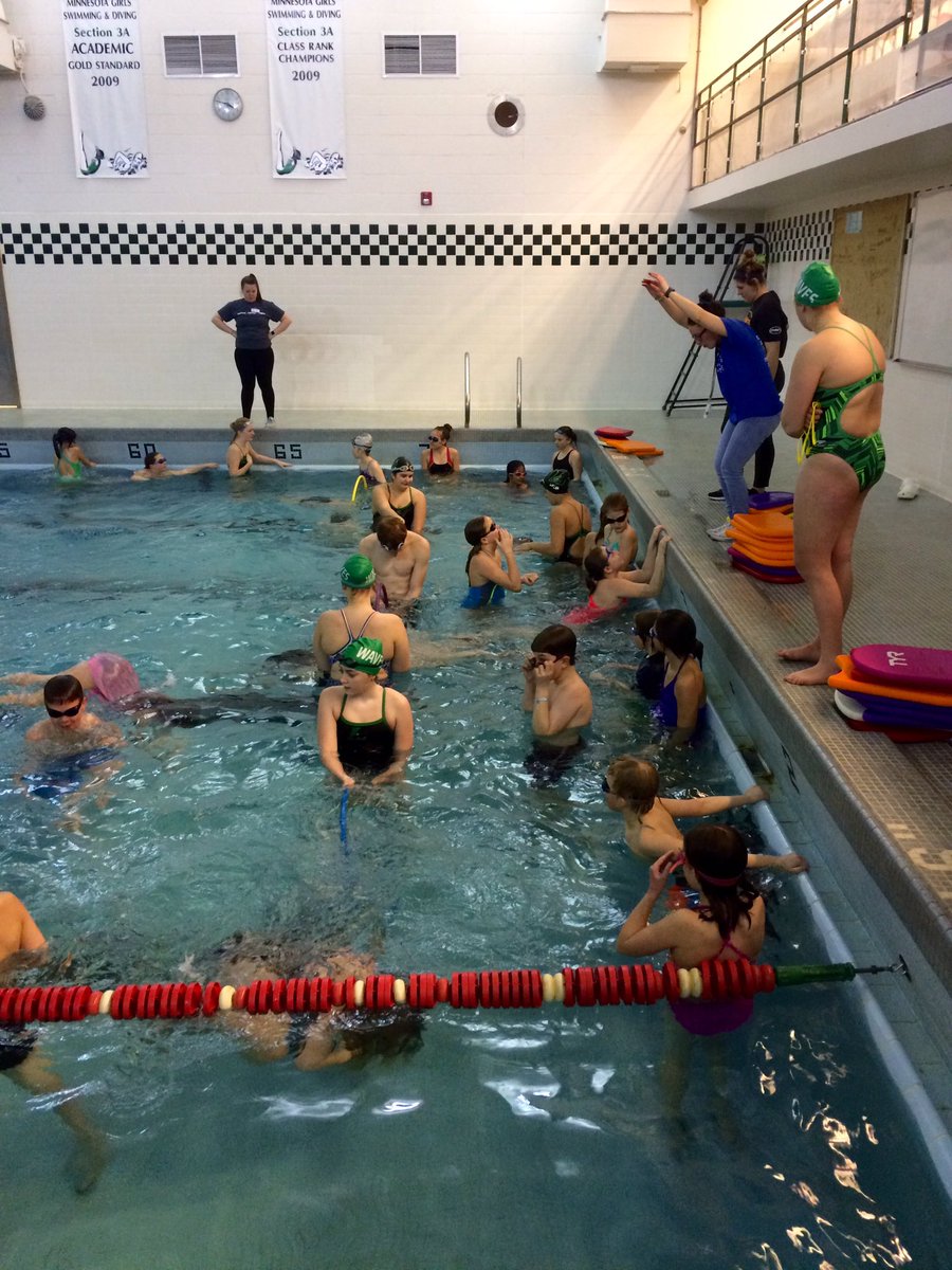 MsP_N104's tweet photo. Drippin Dragons is having fun with hula-hoops today. #golitch #futureswimmers #streamline https://t.co/rwA6CmD7DD
