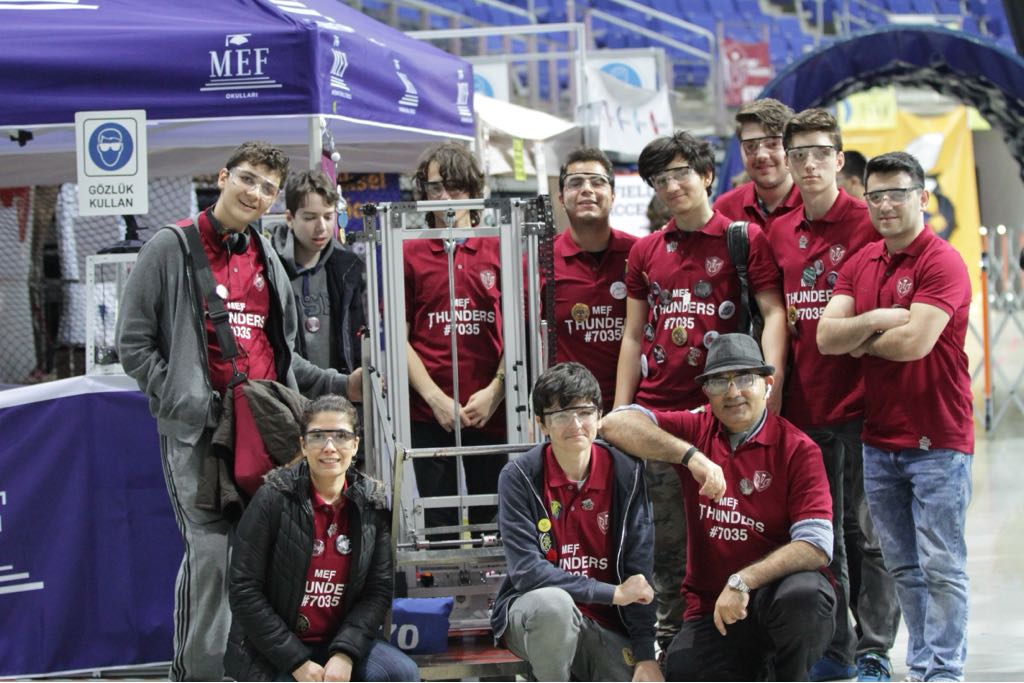 _ademboz's tweet photo. FRC İstanbul Regional Finalist Ödülü #7035 #MEFThunders #MEFTech #MEFtehayat @MEFK12TR @MEFThunders7035 #FIRSTpowerup #powerup #FIRST https://t.co/RMnxv5qPtV