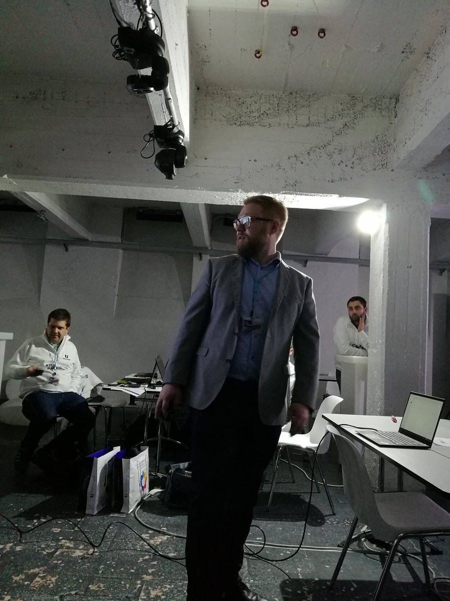 Digital4_biz's tweet photo. È il momento ora dello speach di @RuneHojsgaard #CTO #Reviso #tshacknight @TS_TalkS2018 @TeamSystemSTORE https://t.co/uDOanLyJrr