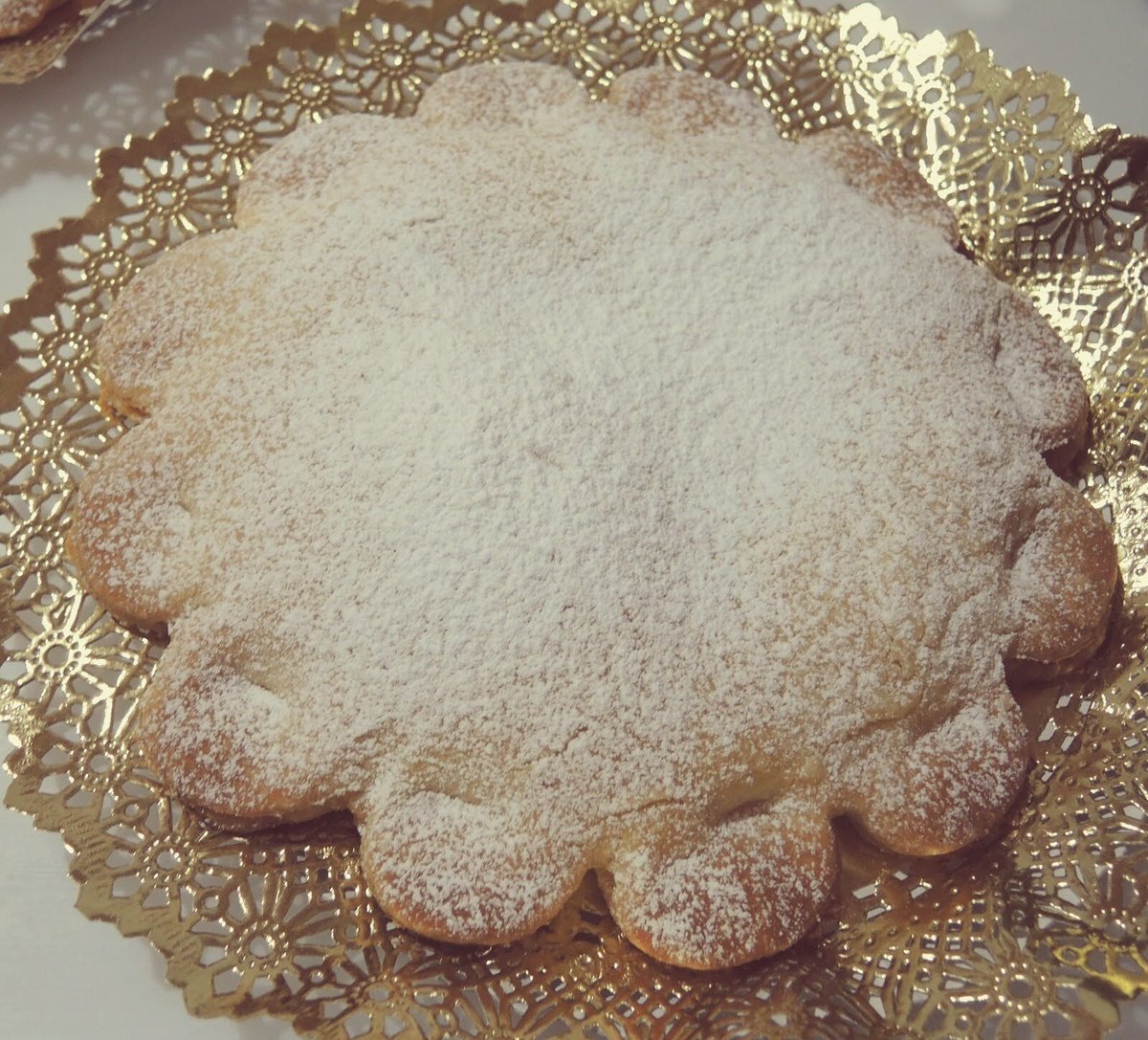 PepMagraner's tweet photo. La Formatjada de Pollença. L'Ajuntament de Pollença promociona i posar en valor un producte pollencí típic de Pasqua. #Productelocal #KmO #Pasqua #Formatjada #Pollença #Mallorca #BetterinWinter https://t.co/o98pAlrAEc