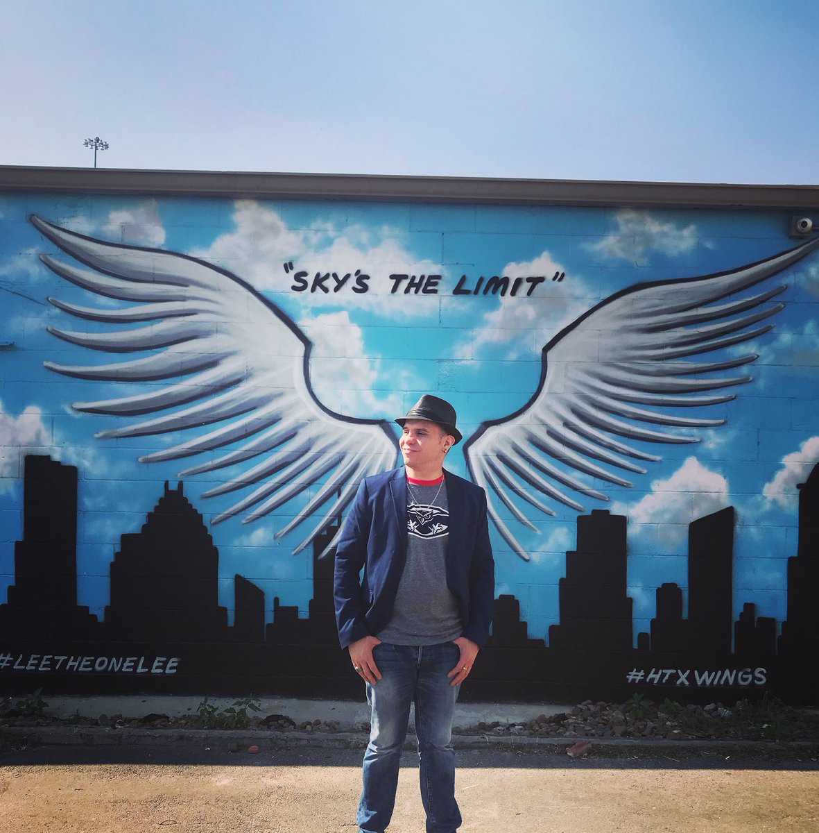 ecuariqu3no's tweet photo. Just in case you forgot... #ACPA18 #Houston #HTXWings😁🇪🇨🇵🇷🏳️🌈 https://t.co/WHV41h8BAQ