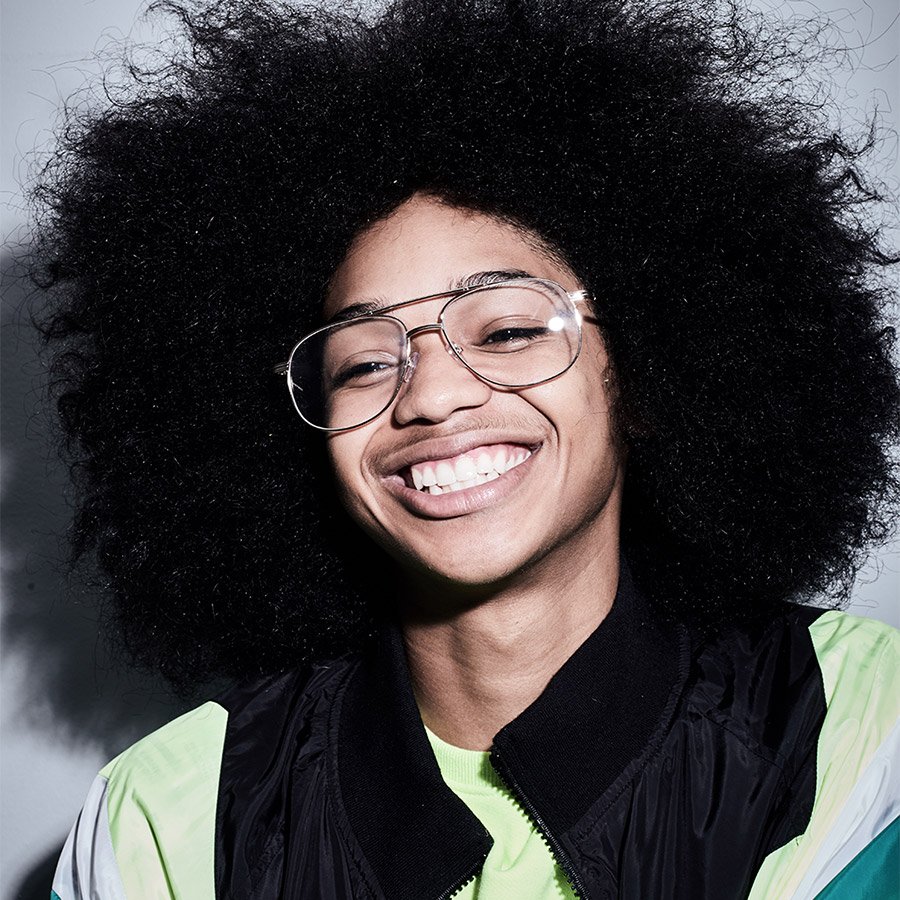 UMOMAG's tweet photo. 18 años, un afro inconfundible, multicultural, canta, rapea, le apasiona la fotografía y es un crack de los videojuegos https://t.co/6VIMs9Fl6o

.@TrinidadCMusic tiene todos los requisitos para triunfar en el show business, y si no tiempo al tiempo #UMOnext #TrinidadCardona https://t.co/0GdEyC1Ael