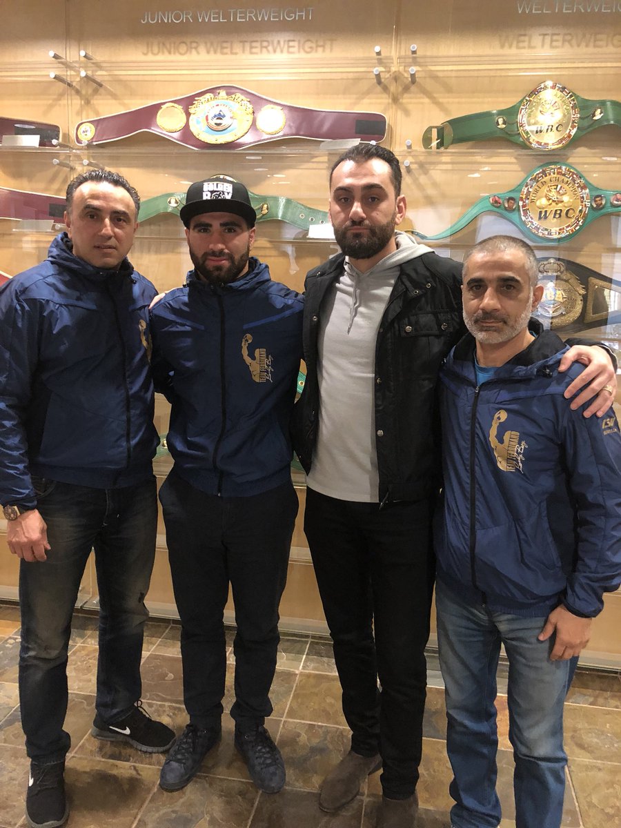 luckyboyferd's tweet photo. Today was another big step forward as I officially sign with golden boy boxing. Looking forward to working with them and winning some world titles. https://t.co/YPAogOOfnq