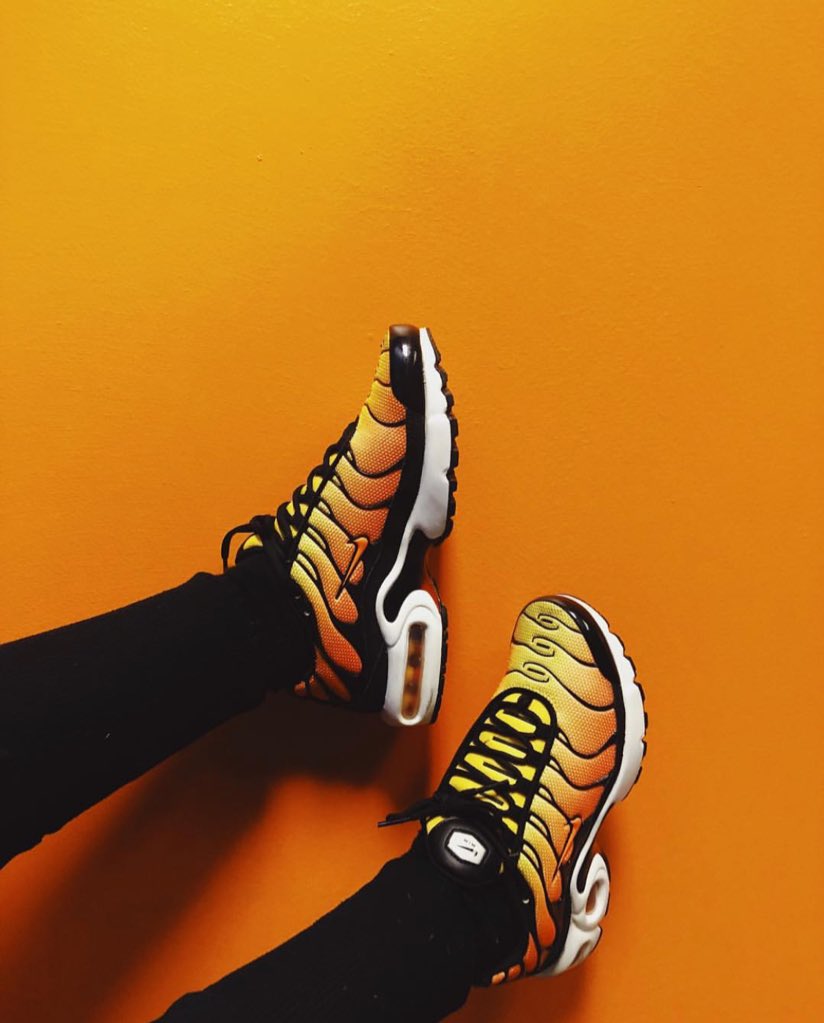 Throwbacking_'s tweet photo. Tiger style 🐅
#Throwbacking https://t.co/OPYI5mzAO0