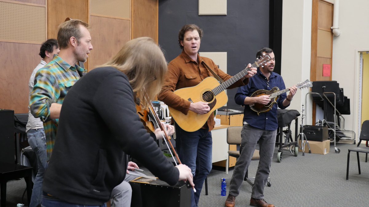 UCitySchools's tweet photo. Members of the Steep Canyon Rangers were at UCHS today to deliver several brand new band instruments courtesy of the CAN'D Aid Foundation. See full story on our Facebook Page. https://t.co/iTYLKJFUXH