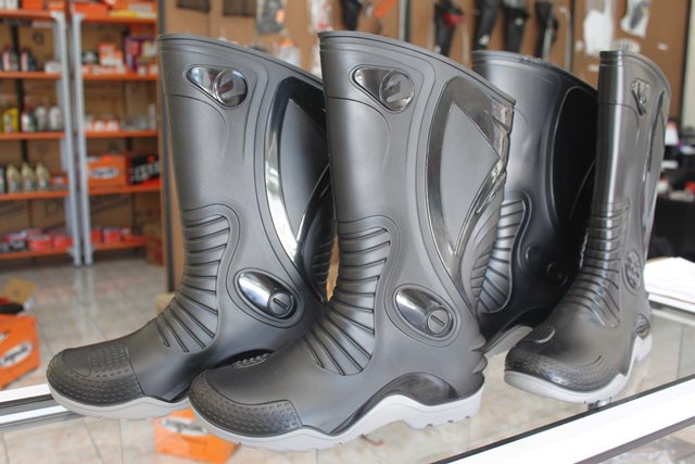 Bota Lluvia Gris Idecal Moto Dakar | Linio Colombia - ID703FA03PHR8LCO