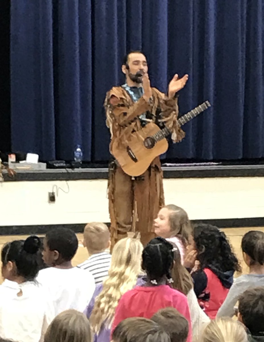 TR_Librarian's tweet photo. Wish we could start every day with music, movement, and storytelling. Kokopelli stories with Rich Castro were a big hit! https://t.co/Rp6wAm0Rzb