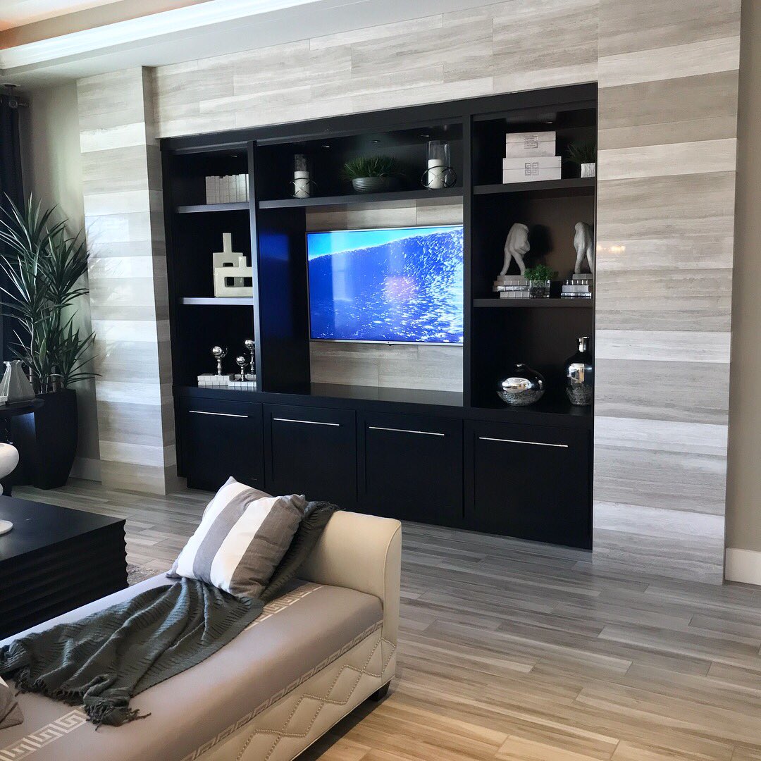 TettoRealty's tweet photo. This feature completely tiling the tv wall looks incredible.
#realestate #luxuryhome #luxuryrealestate #home #homes #homedecor #familyroom #livingroom #tile #tvroom #gilbert #gilbertaz #chandler #chandleraz #tempe #tempeaz #scottsdale #scottsdaleaz #phoenix #phoenixaz #mesaaz https://t.co/8qUaJJPxEY