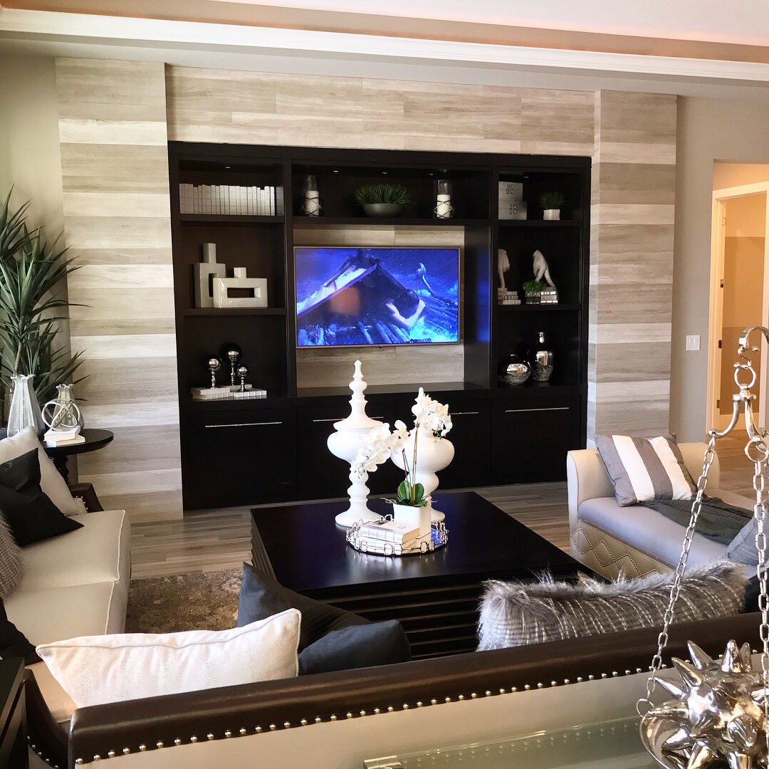 TettoRealty's tweet photo. This feature completely tiling the tv wall looks incredible.
#realestate #luxuryhome #luxuryrealestate #home #homes #homedecor #familyroom #livingroom #tile #tvroom #gilbert #gilbertaz #chandler #chandleraz #tempe #tempeaz #scottsdale #scottsdaleaz #phoenix #phoenixaz #mesaaz https://t.co/8qUaJJPxEY