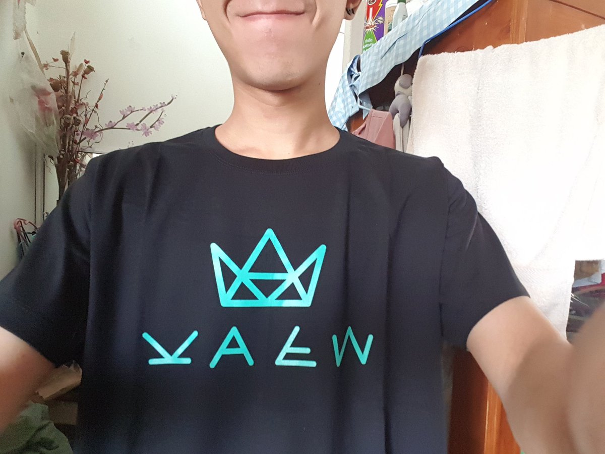 _95225's tweet photo. ได้เสื้อแล้วเหวยยยยยยยยยย. รอตั้งนาน. ใส่ปุ๊ป ! จะกลายเป็นคนคูลๆ ทันที. คนคูลแก้วววววววววว. #QG #QueenGuard #KaewBNK48 #BNK48 #รู้ใช่ไหมว่ารักแก้ว https://t.co/smRn41EEBF