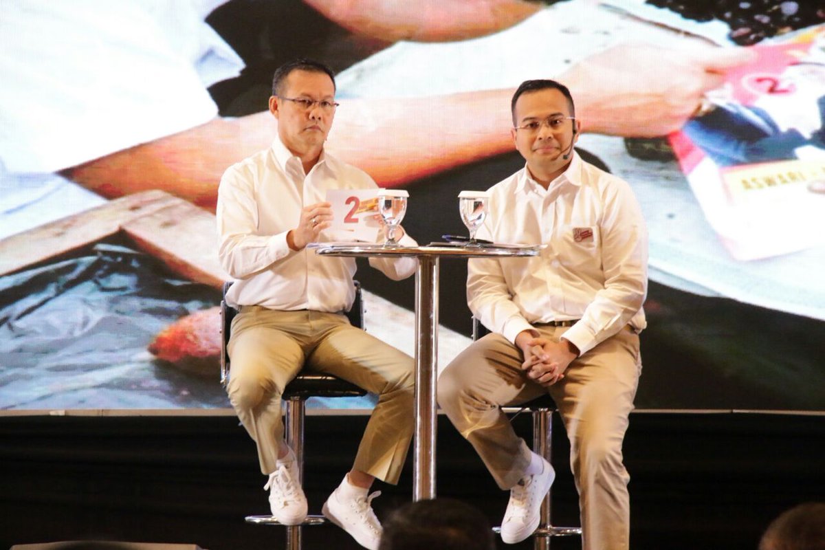 Foto dari debat semalam. #DUAPilihanKito #SumselBaru #Salam2ASRI #ProgramOncakASRI #OKOCEkito #Pilkadasumsel #Pilgubsumsel <a href="/SumselBaru/">Sumsel Baru</a> <a href="/gerindra/">Partai Gerindra</a> <a href="/PKSejahtera/">DPP PKS</a>