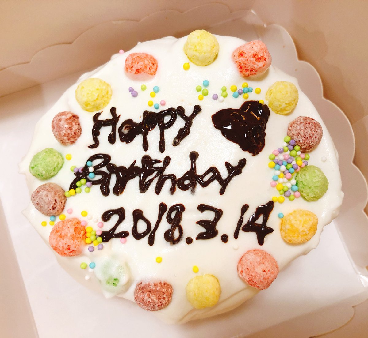 Emily Twitterren 自己的蛋糕自己做 脫模失敗了 Happy Birthday To Me 希望今年一切順利 Birthday Birthdaycake Birthdaynight Birthdaygirl 誕生日 誕生日ケーキ 誕生日おめでとう 誕生日会