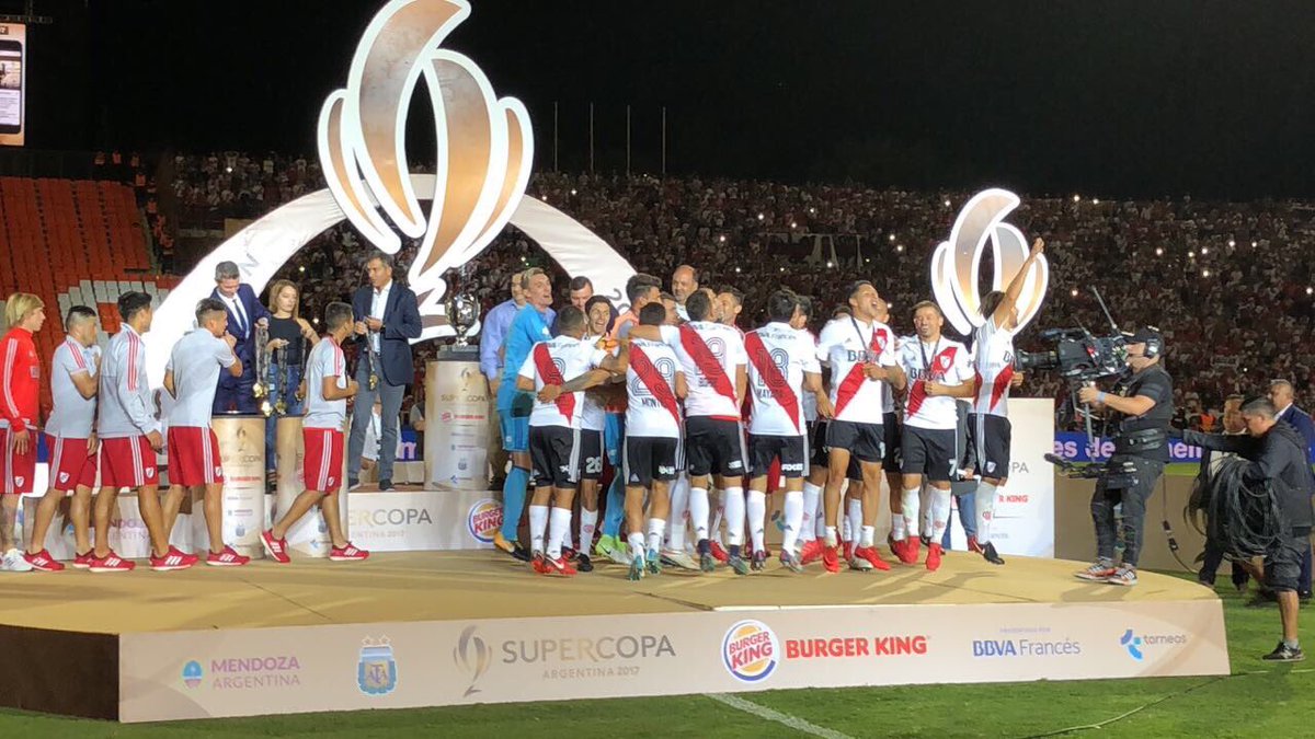 funesmoriofi25's tweet photo. Felicitaciones @carpoficial por otra estrella mas!!! SUPERCAMPEONES!!🏆🐔❤️#elmasgrande https://t.co/OrRUMOV0VS