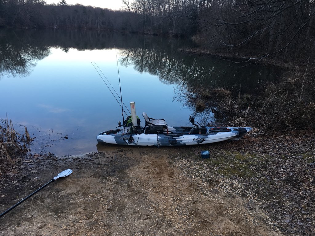 HayzieDayFarm's tweet photo. Here’s my new yak #FeelFree #Lure11.5 also the custom paint job on my crate #hummingbird #helix5 with DI rounds out the rig ready to get the kayak fishing tournament started https://t.co/keHmbir5A6