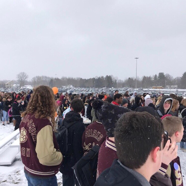 SMFHSwalkout's tweet photo. This was our first step towards change. What’s yours? @JohnKasich @DaveJoyceOH14 @SenSherrodBrown @RobPortman @realDonaldTrump https://t.co/Ty4osYz2A9