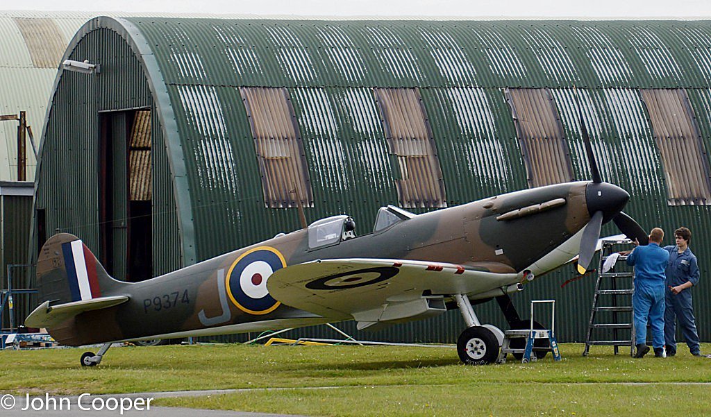 TheSuffolkMan's tweet photo. #Vickers #Supermarine #Seafire #Spitfire #Duxford @SocietySpitfire @Spitfire5518 @ww2spitfire @SecretSpitfires @GuineaPigClub_ #RAF #WWII #fighter #Aircraft #Merlin #Engine #P9374 https://t.co/s5F9g1L6rb