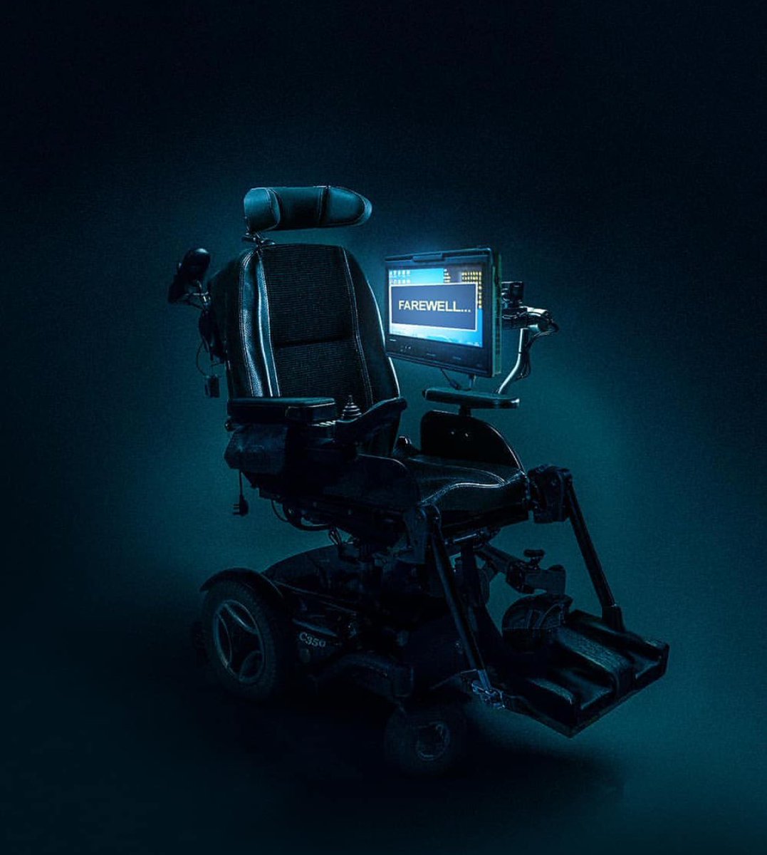 StudShowRadio's tweet photo. Farewell Stephen Hawking (1942-2018) 🙏🏽
#rip #stephenhawking #farewell #astrophysicist #universe #greatestmindofourtime
📸: @Bosslogic https://t.co/CJ0RM35cqC