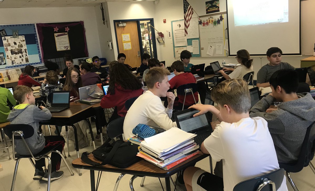Rude181's tweet photo. I had so much fun doing a #Frontier lesson with #seventhgraders today! They thought about the character traits they would want to share while writing a college entrance eassy. Thank you @eSparkLearning for this great teaching tool. #engagedlearning #middleschool  @CCSD181 https://t.co/j14W1pzRLm